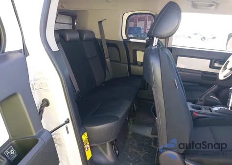 2008 Toyota Fj Cruiser z USA, uszkodzony, nr VIN JTEBU11F58K039376